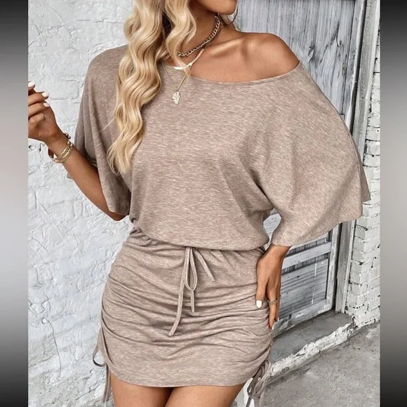 Classic Asymmetrical Neck Ruched Drawstring Side Batwing Sleeve Dress | Color: Red/Tan | Size: 6 | Dolldoll7800's Closet